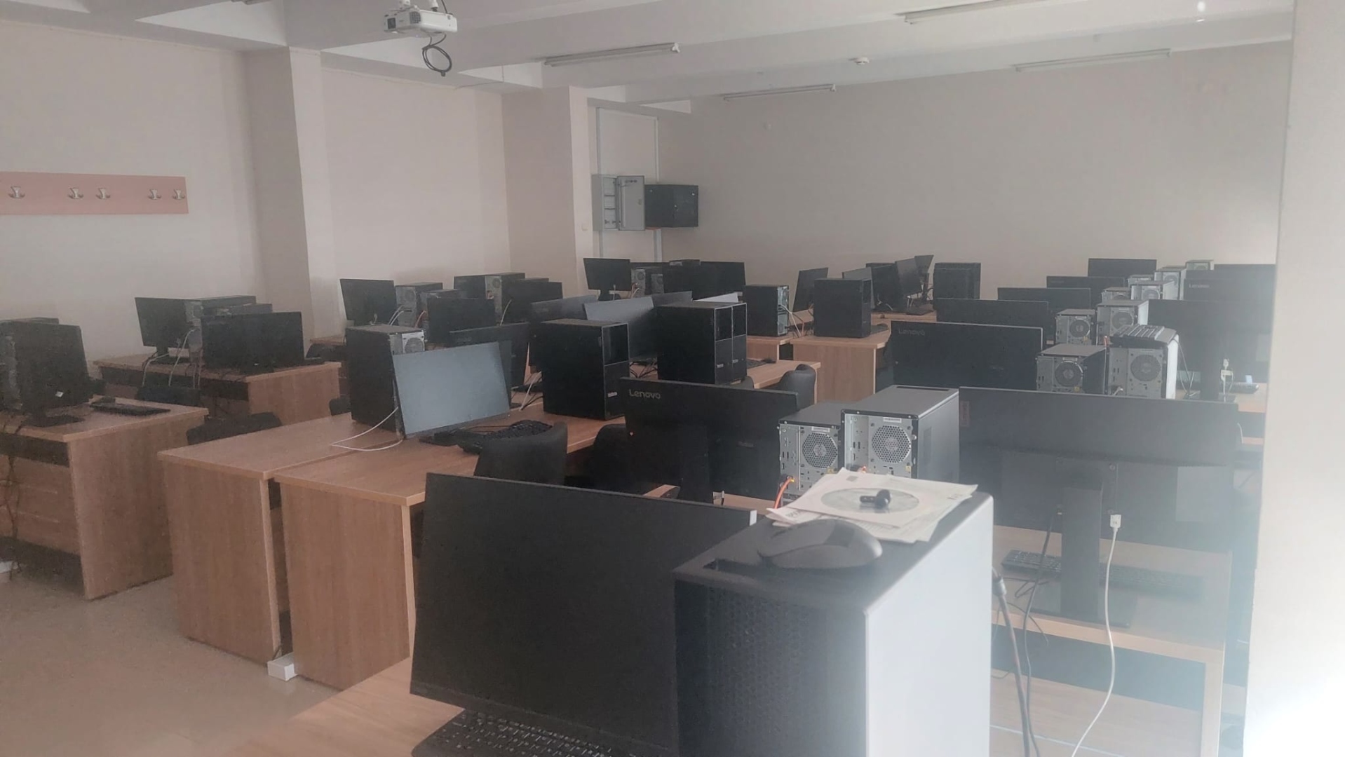 Bilgisayar Laboratuvarı Genel Görünüm