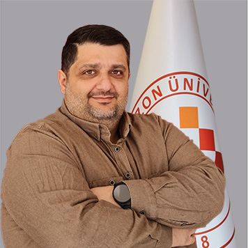 Dr. Adil Yıldız